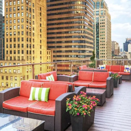 Beautiful Resort In Midtown 45